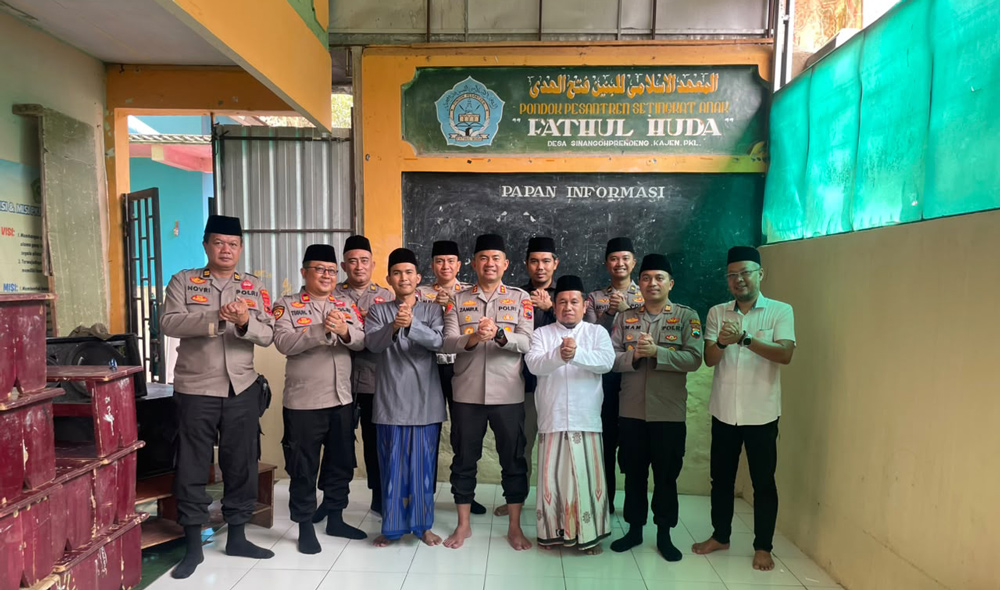 Kapolres Pekalongan Silaturahmi ke Ketua FKUB
